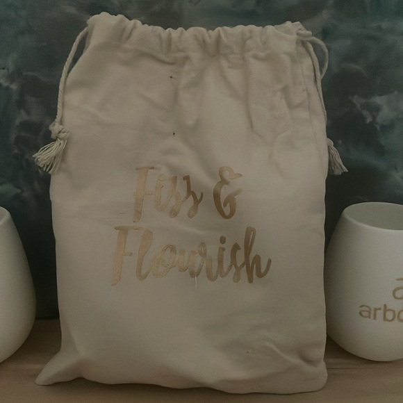 ARBONNE LOGO’D silicone glasses with storage bag NEW - Picture 4 of 6